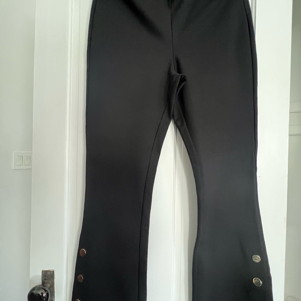 NWOT Harve Bernard Stretch Flare Leg Pants with Gold Snaps